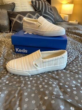 NWT Keds Sami Slip-On Sneaker eyelet/white 8